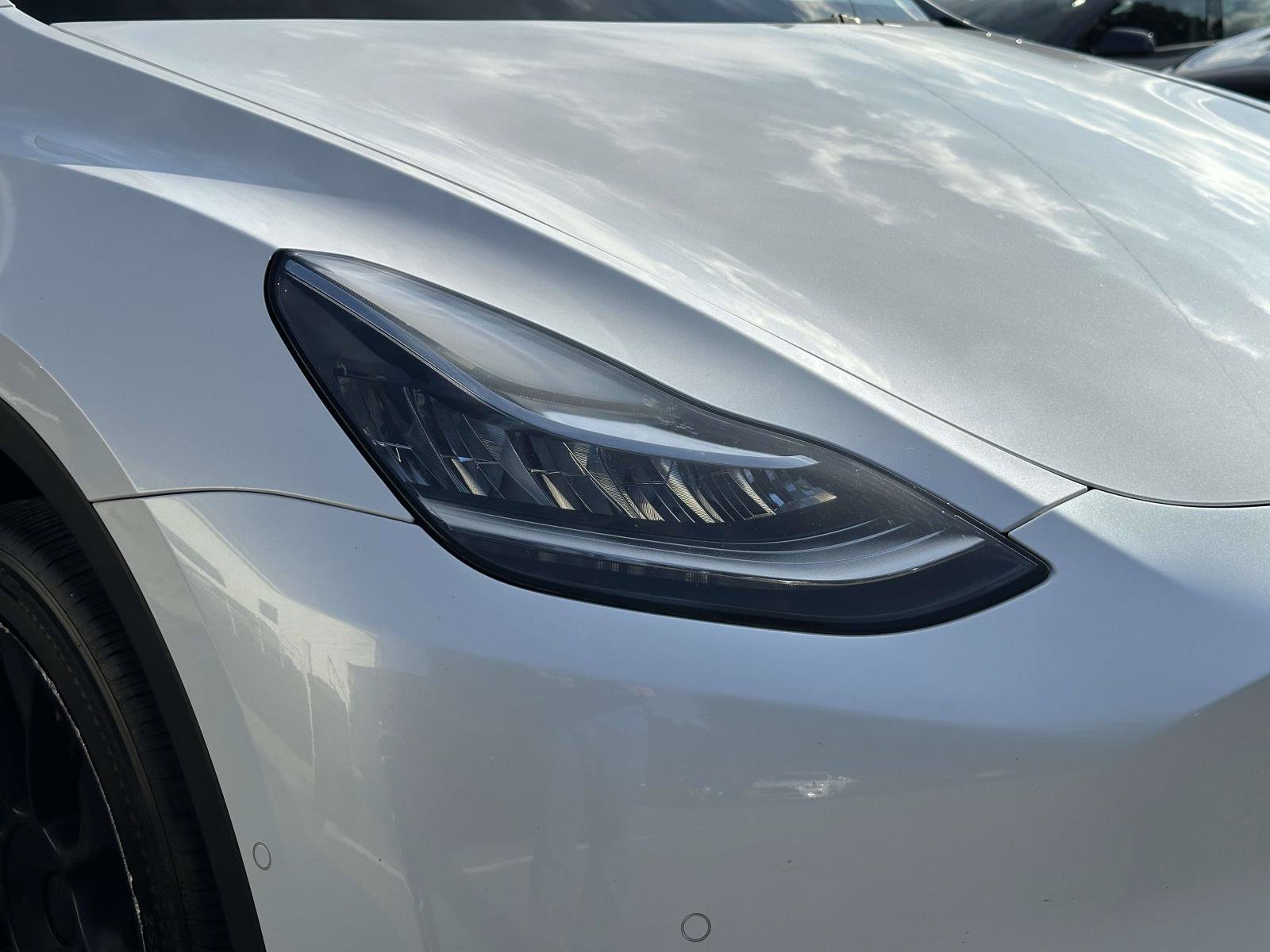 Used 2022 Tesla Model Y Long Range AWD/4WD image 9