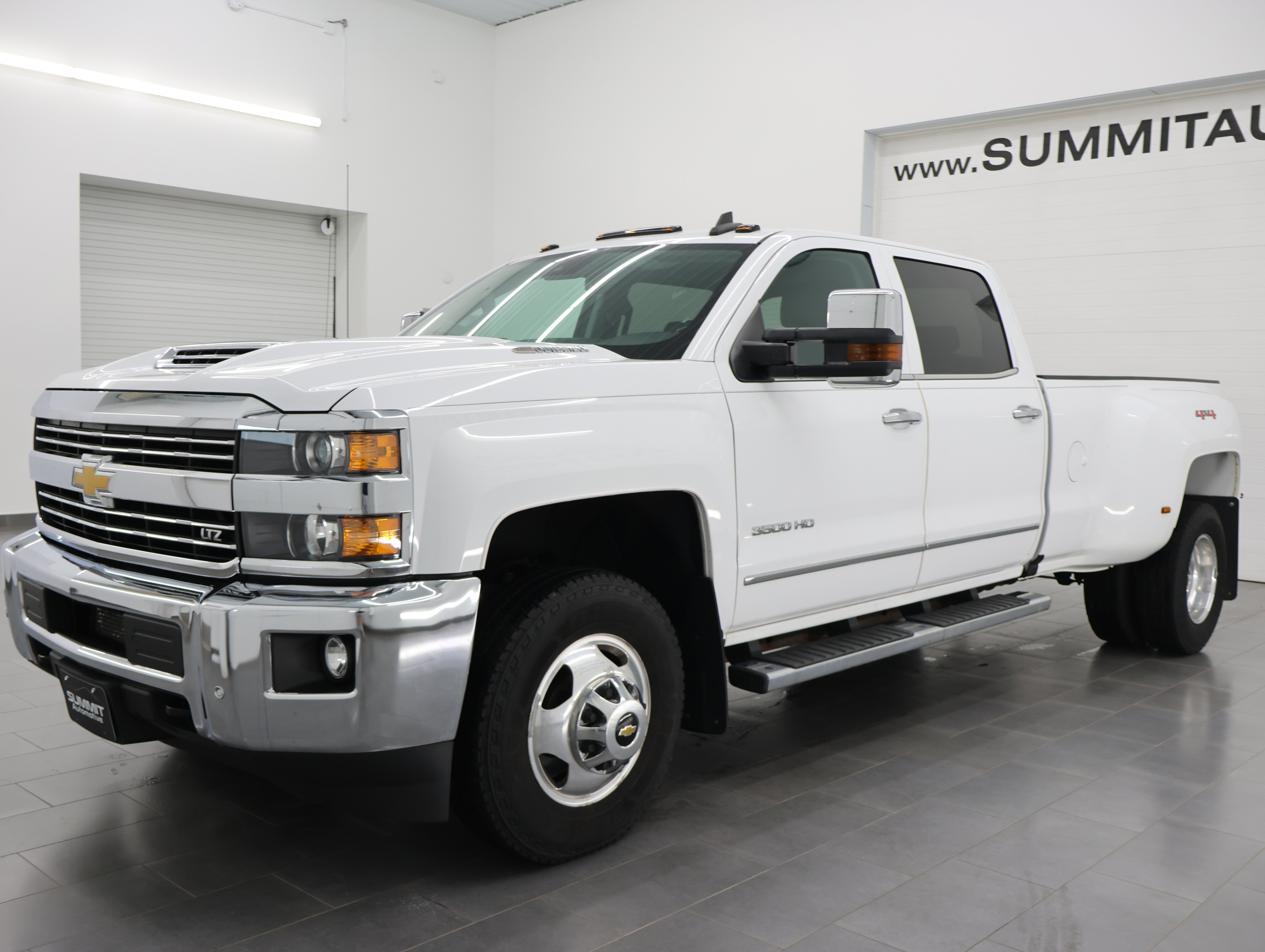 Used 2019 Chevrolet Silverado 3500 LTZ w/ Duramax Plus Package AWD/4WD image 7