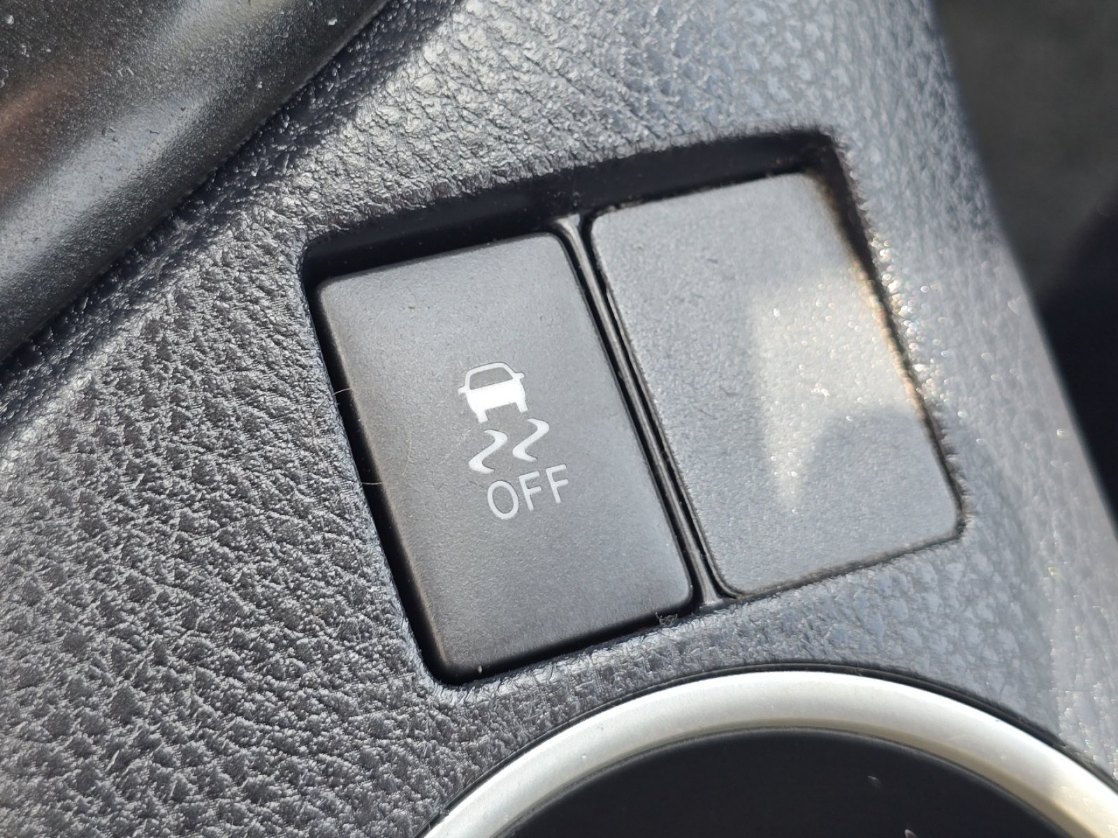 Used 2017 Toyota Corolla LE w/ Carpet Mat Package (TMS) FWD image 8