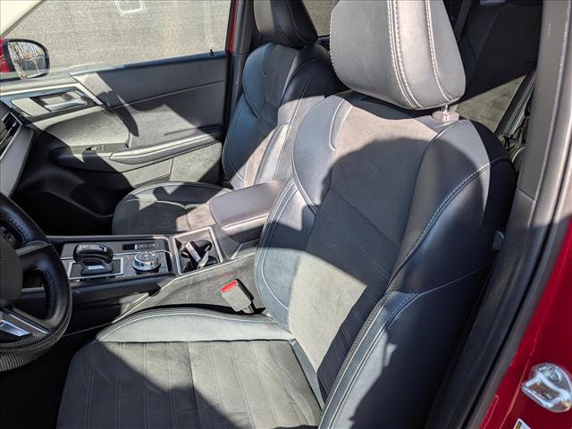 Used 2024 Mitsubishi Outlander SE image 28