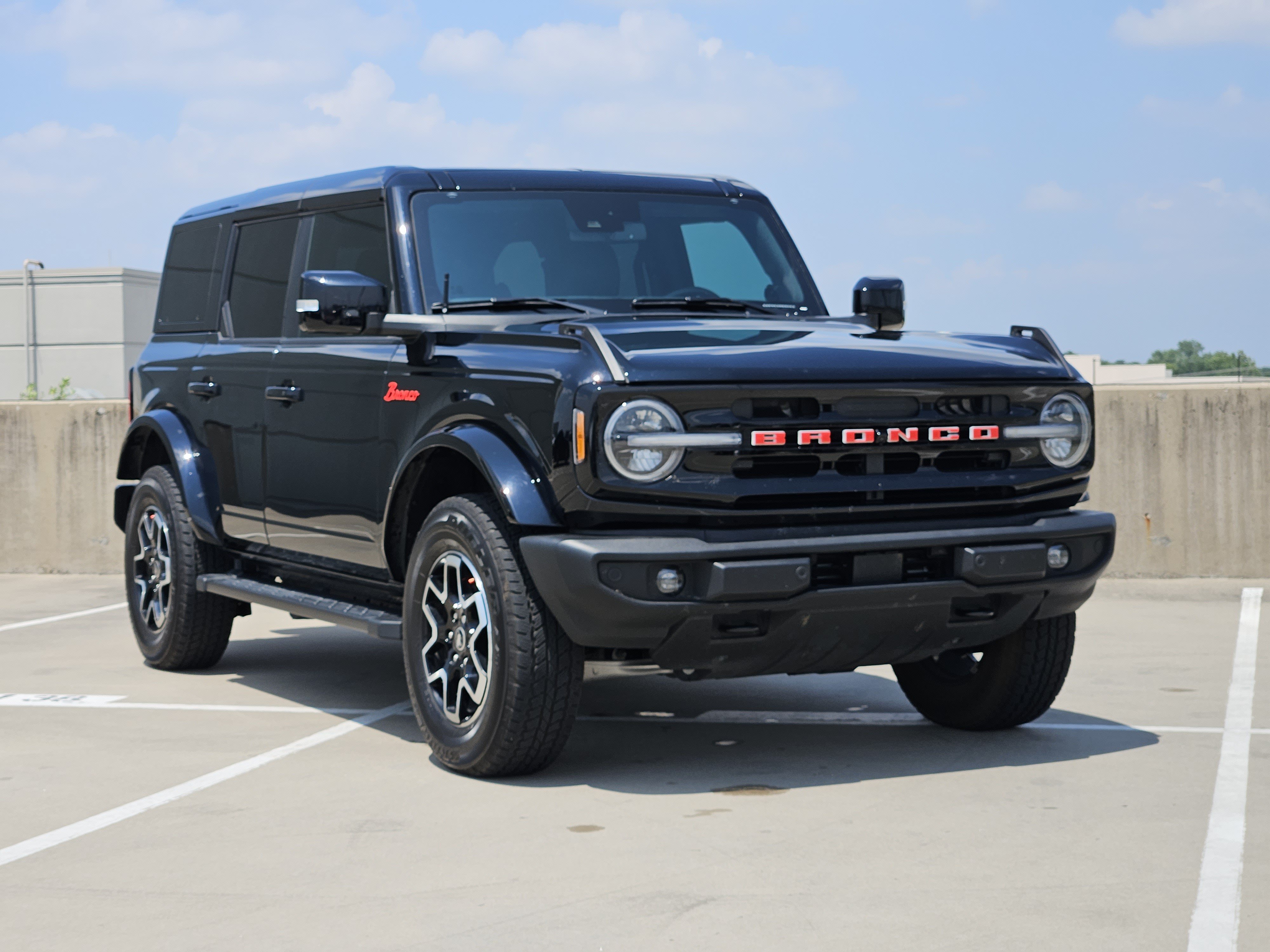 Used 2024 Ford Bronco Outer Banks AWD/4WD image 10