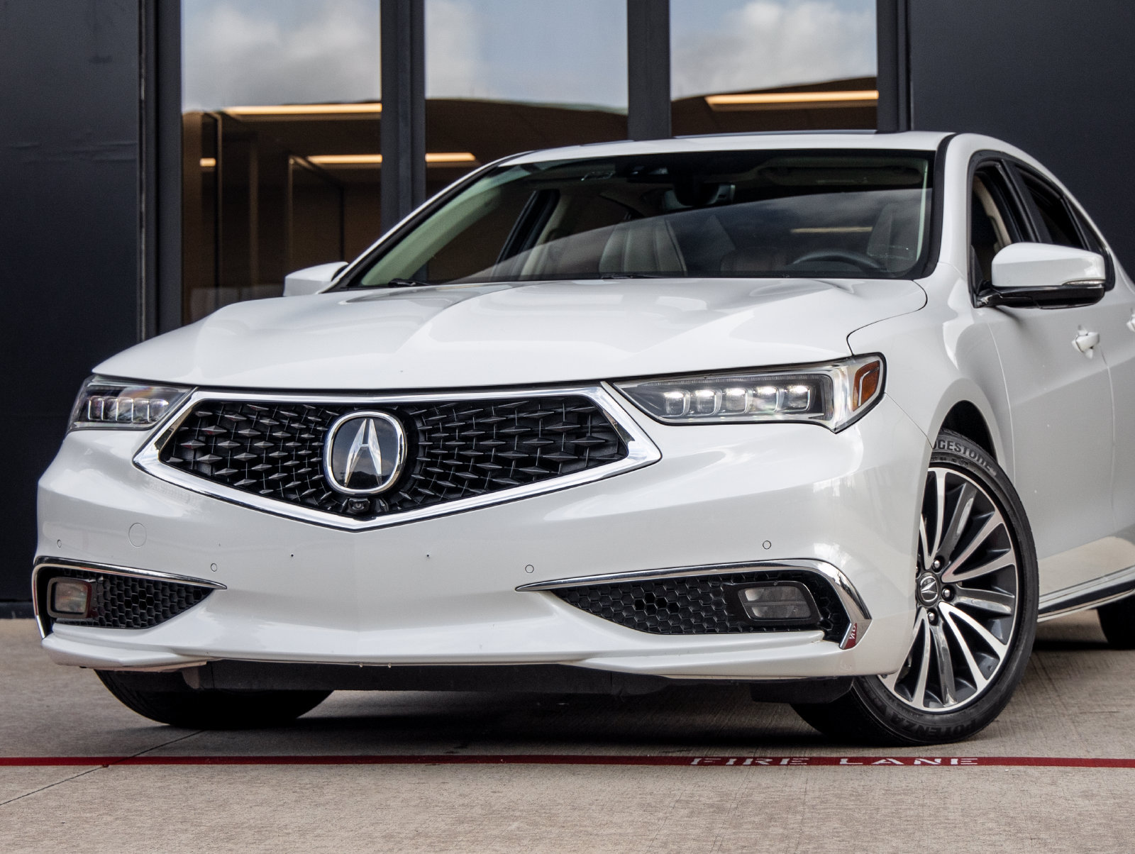 Used 2018 Acura TLX w/ Advance Package FWD image 3