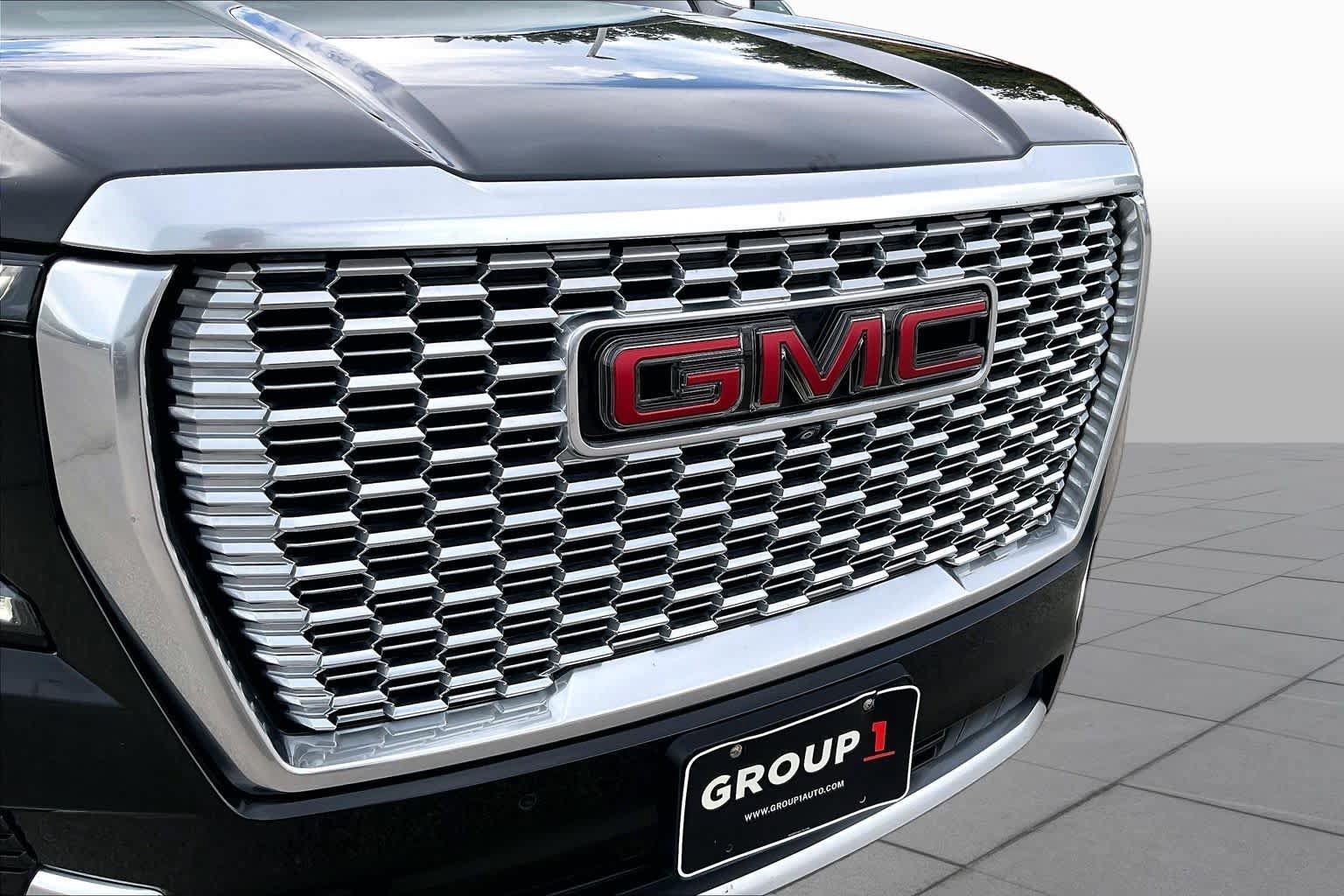 Used 2021 GMC Yukon XL Denali w/ Denali Premium Package AWD/4WD image 30