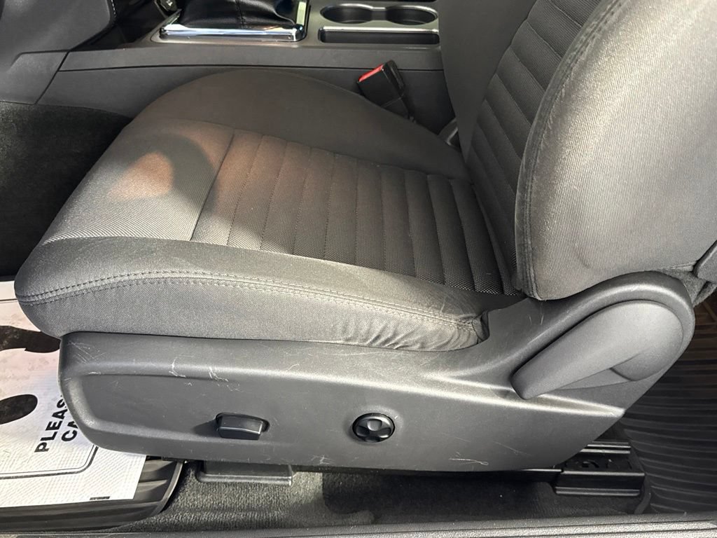 Used 2014 Dodge Challenger R/T w/ Sound Group II RWD image 33