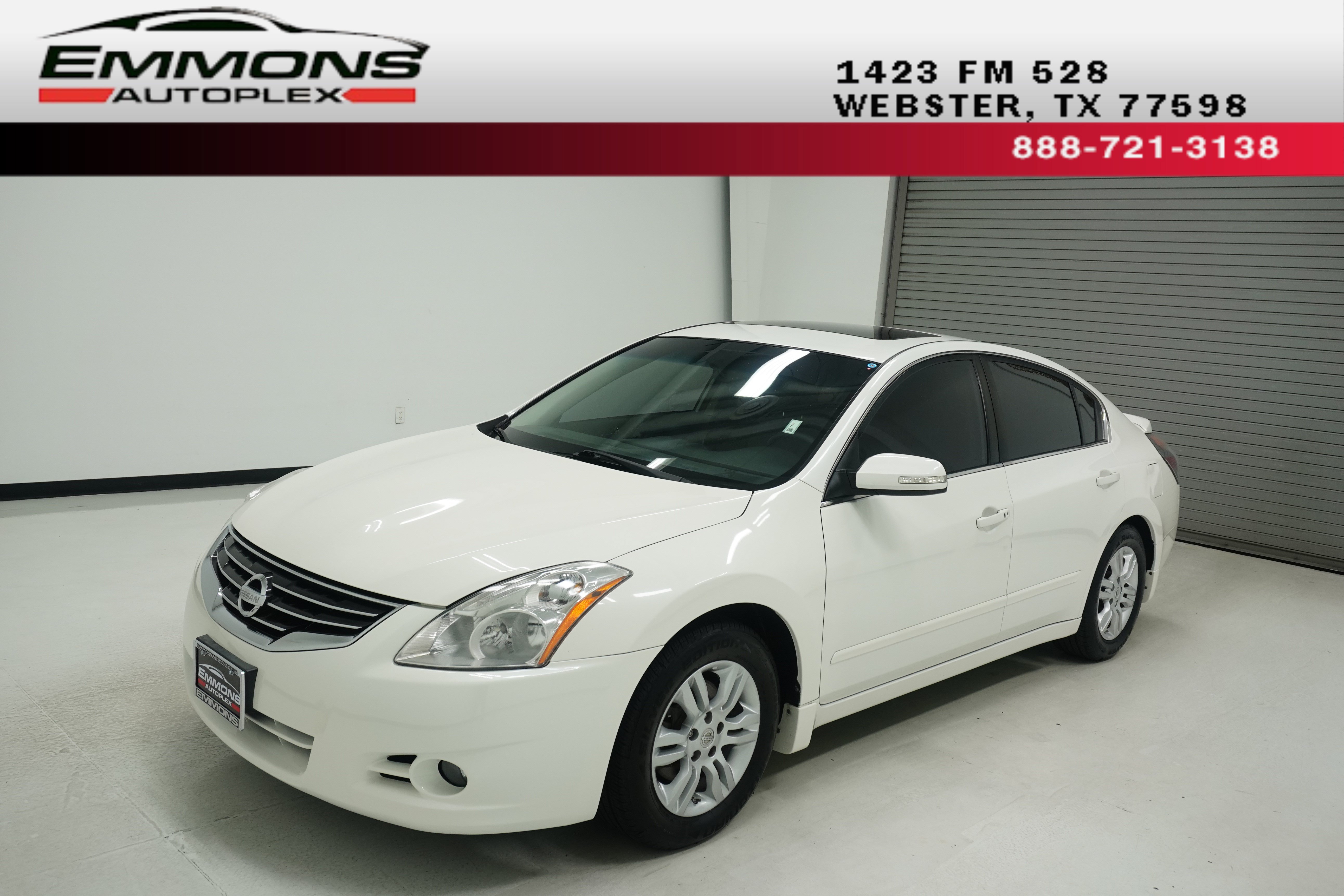Used 2011 Nissan Altima 2.5 SL w/ Technology Pkg FWD image 1