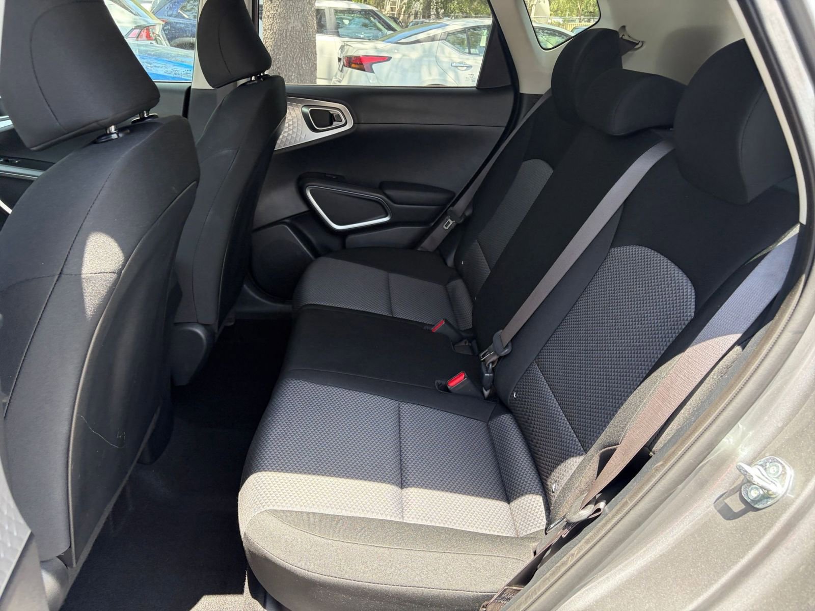 Used 2025 Kia Soul LX w/ LX Technology Package FWD image 35