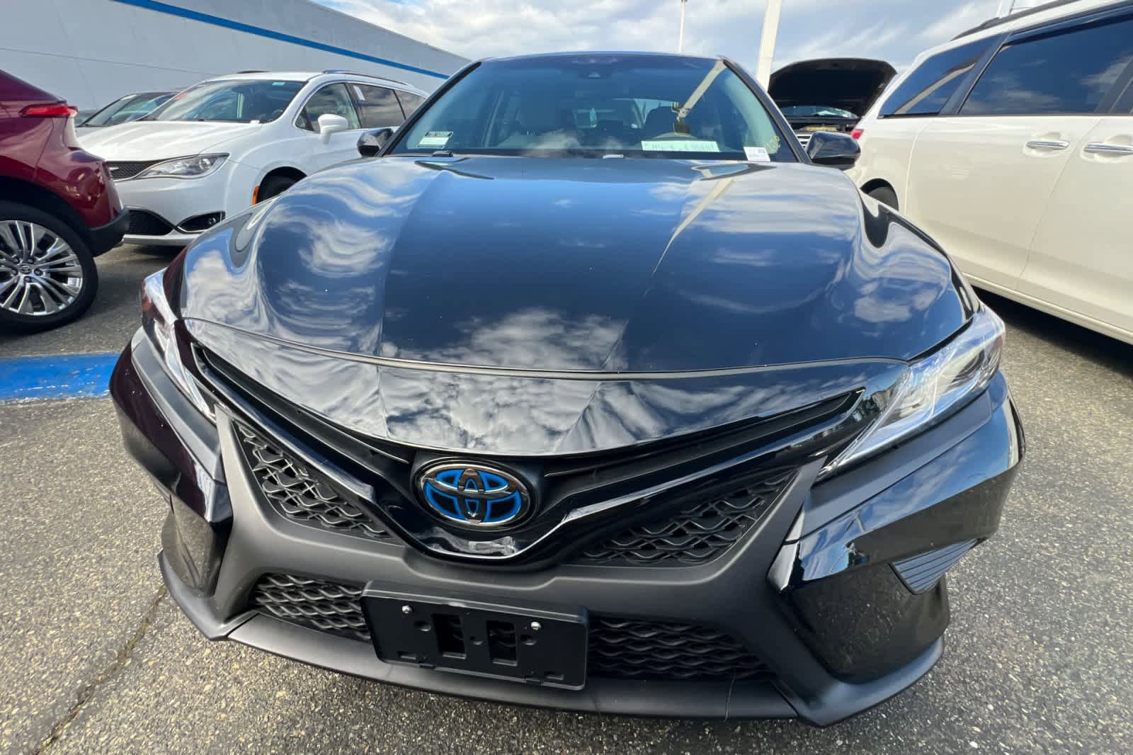 Used 2018 Toyota Camry SE FWD video 2