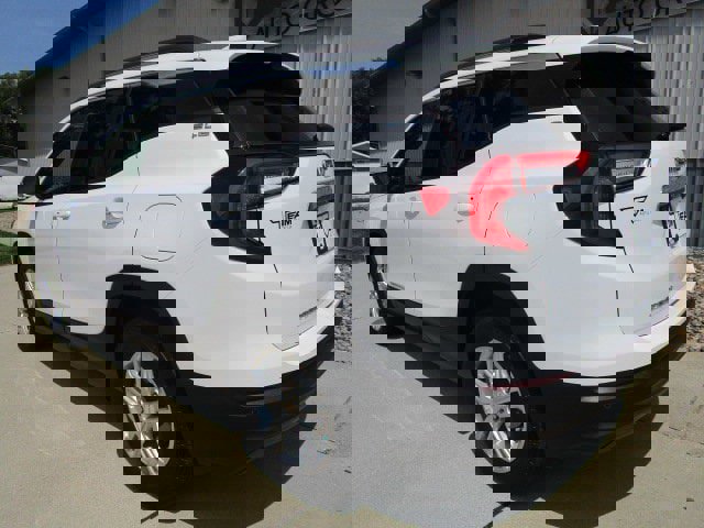 Used 2023 GMC Terrain SLE w/ Driver Convenience Package image 5