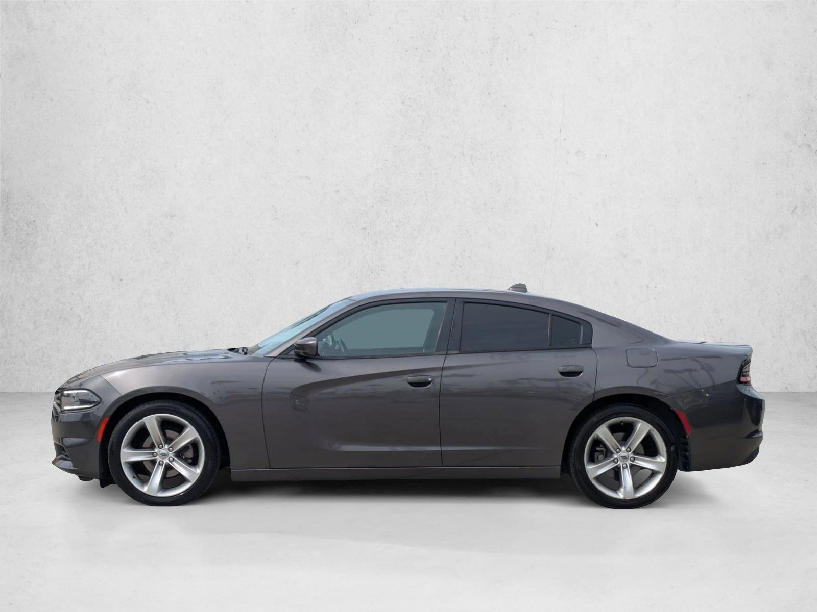 Used 2017 Dodge Charger SXT w/ Plus Group RWD image 8