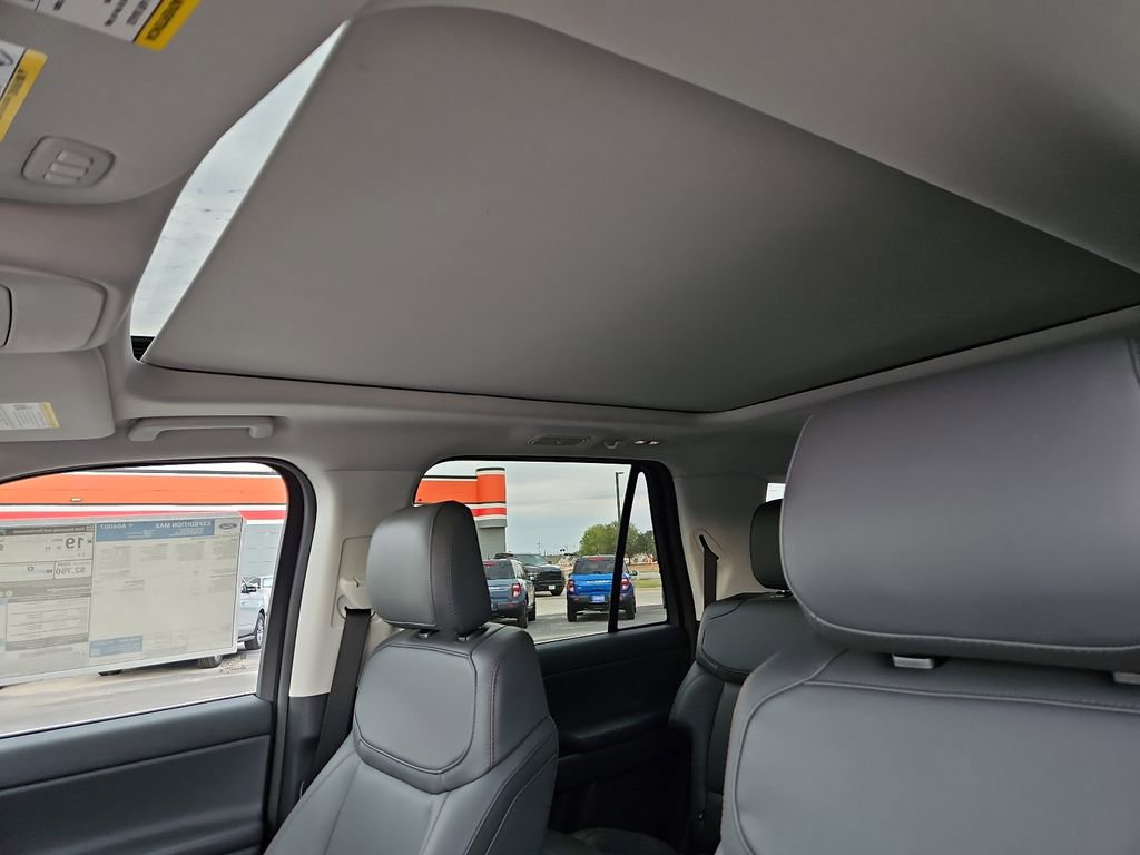New 2025 Ford Expedition Max Active image 22