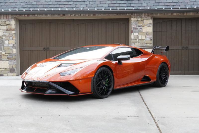 Used 2023 Lamborghini Huracan STO image 2