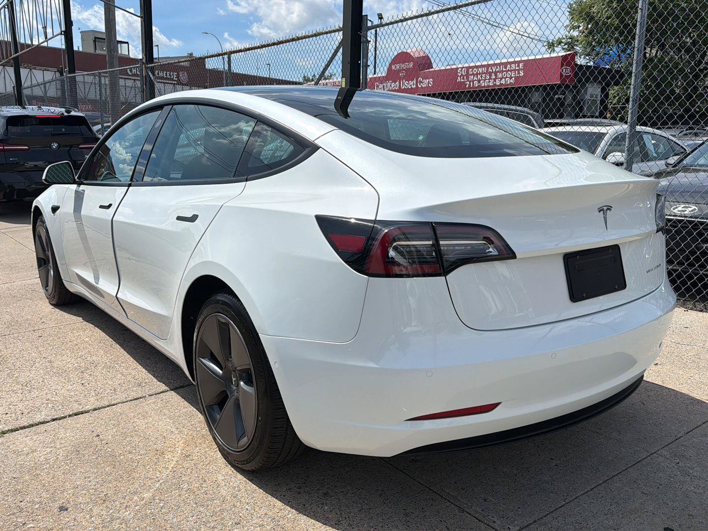 Used 2022 Tesla Model 3 Long Range AWD/4WD image 3
