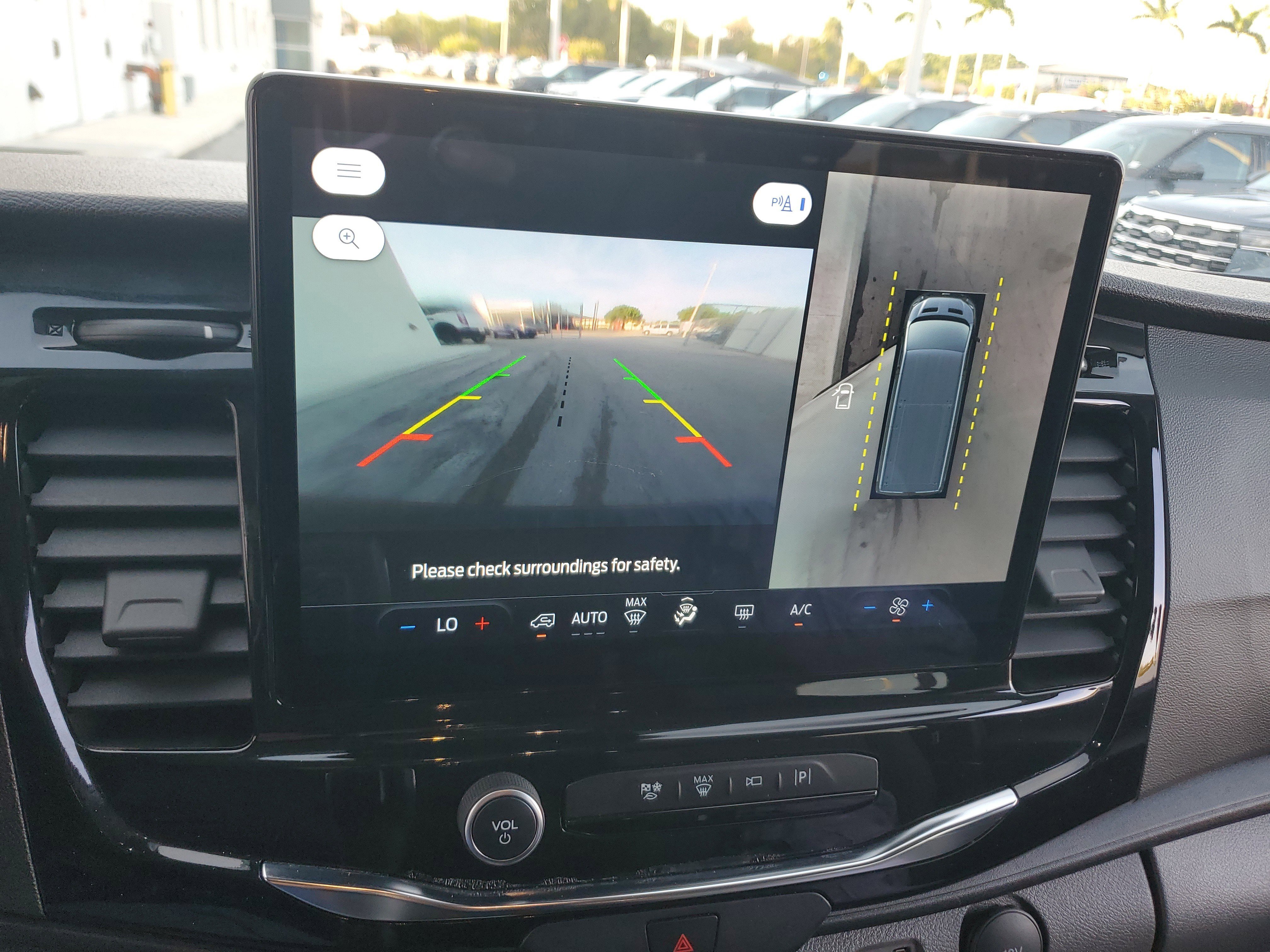 Used 2023 Ford Transit 350 XLT image 11