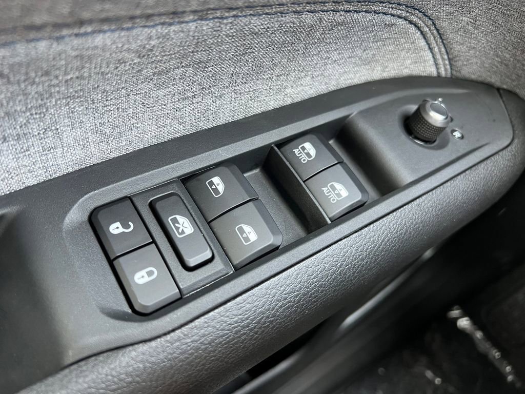 New 2025 Jeep Compass Latitude image 8