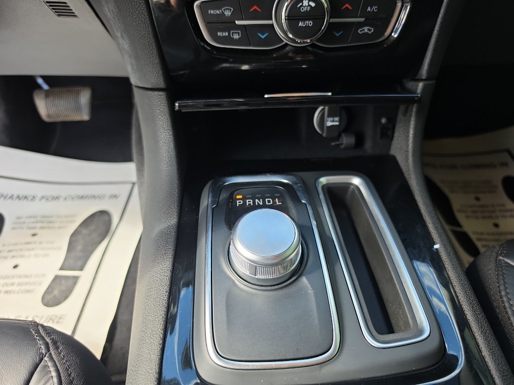 Certified 2023 Chrysler 300 Touring L AWD/4WD image 17