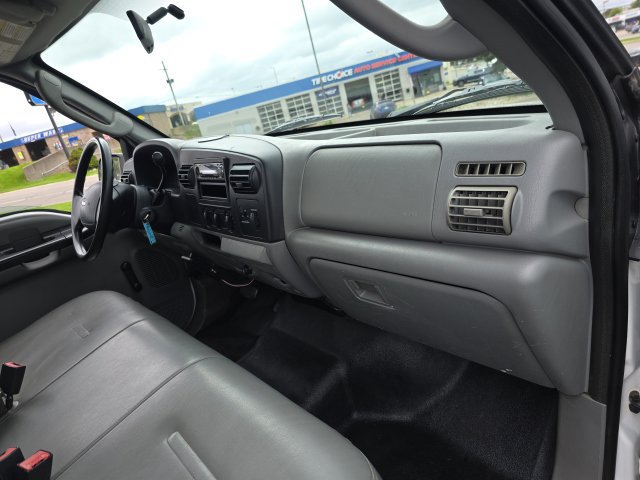 Used 2005 Ford F250 XL RWD image 21