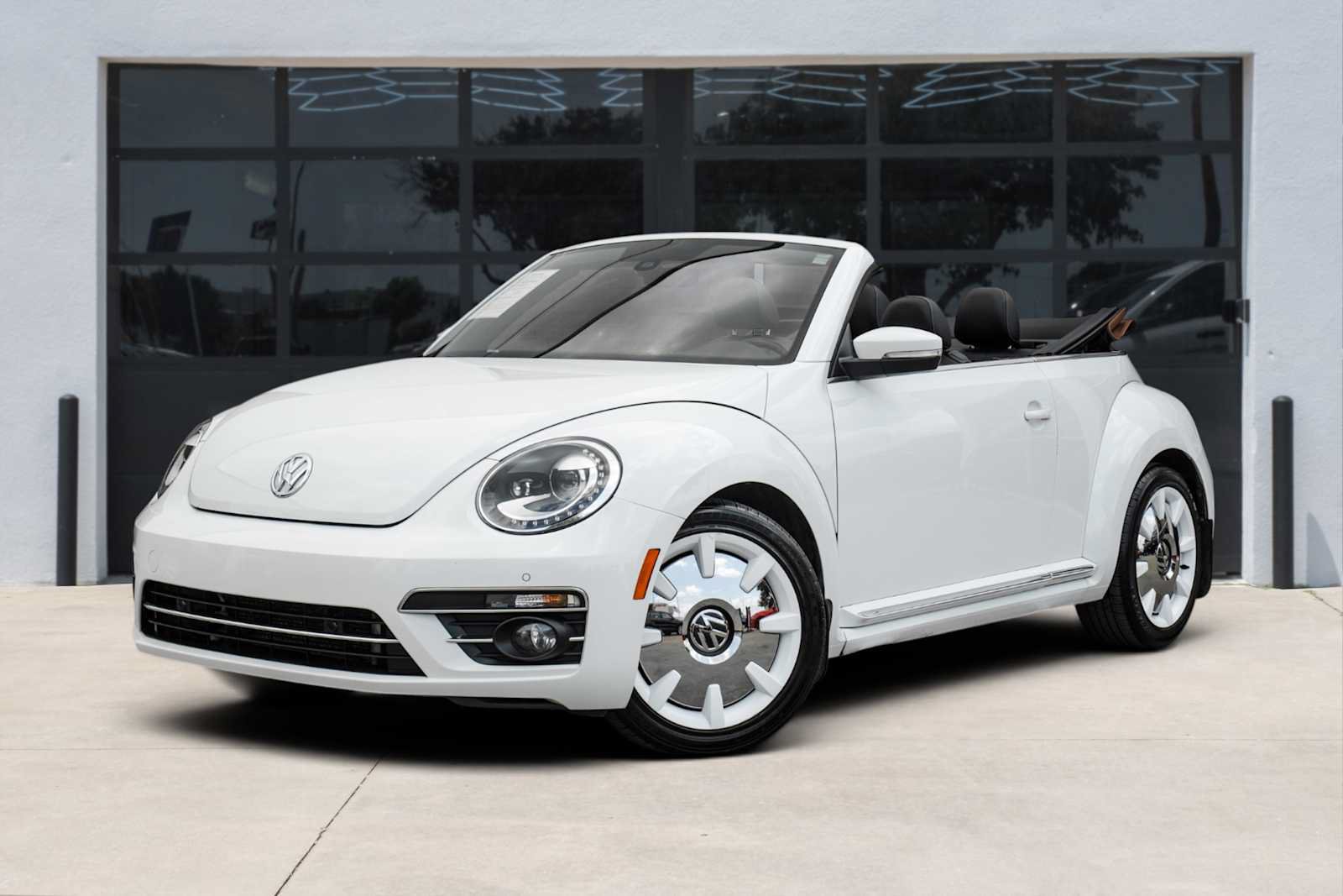 Used 2019 Volkswagen Beetle 2.0T Final Edition SEL FWD image 1