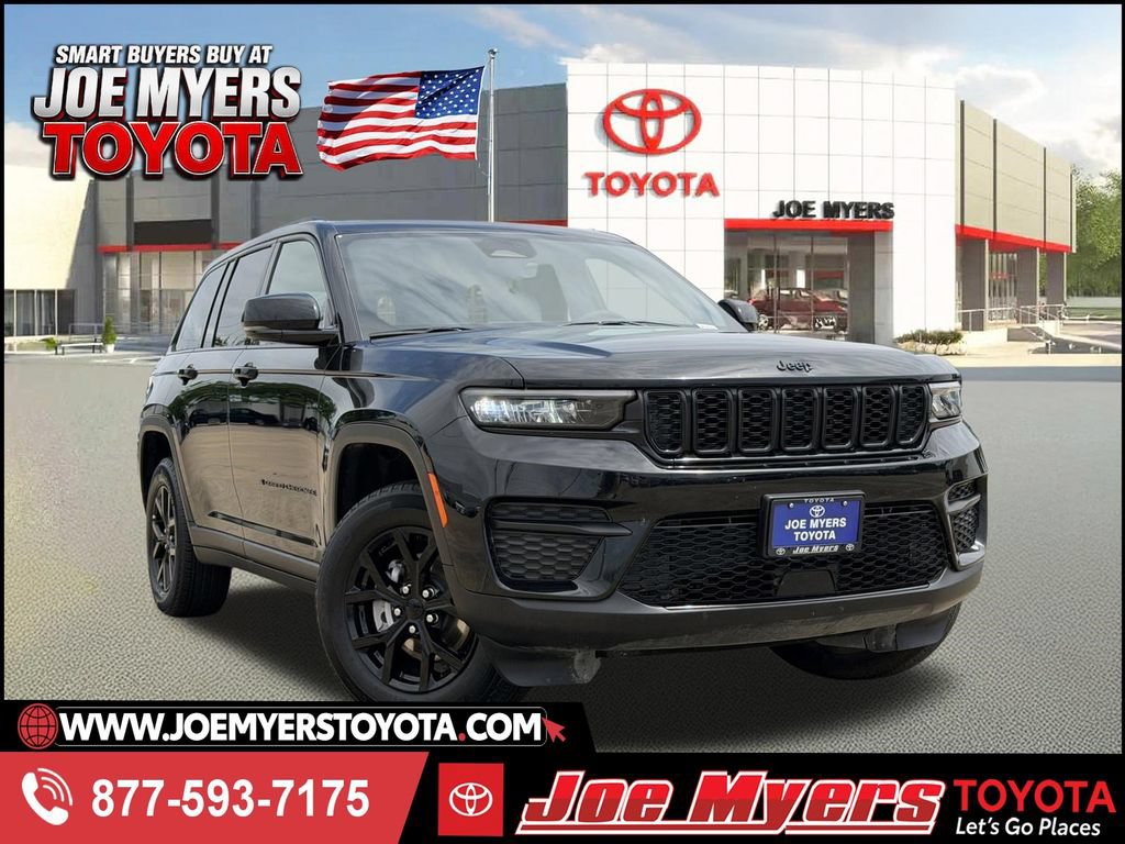 Used 2025 Jeep Grand Cherokee Altitude AWD/4WD image 1