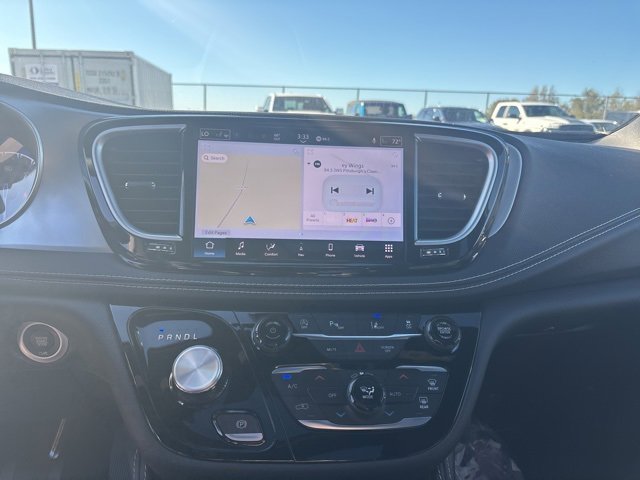 New 2026 Chrysler Pacifica Limited w/ S Appearance Package image 28