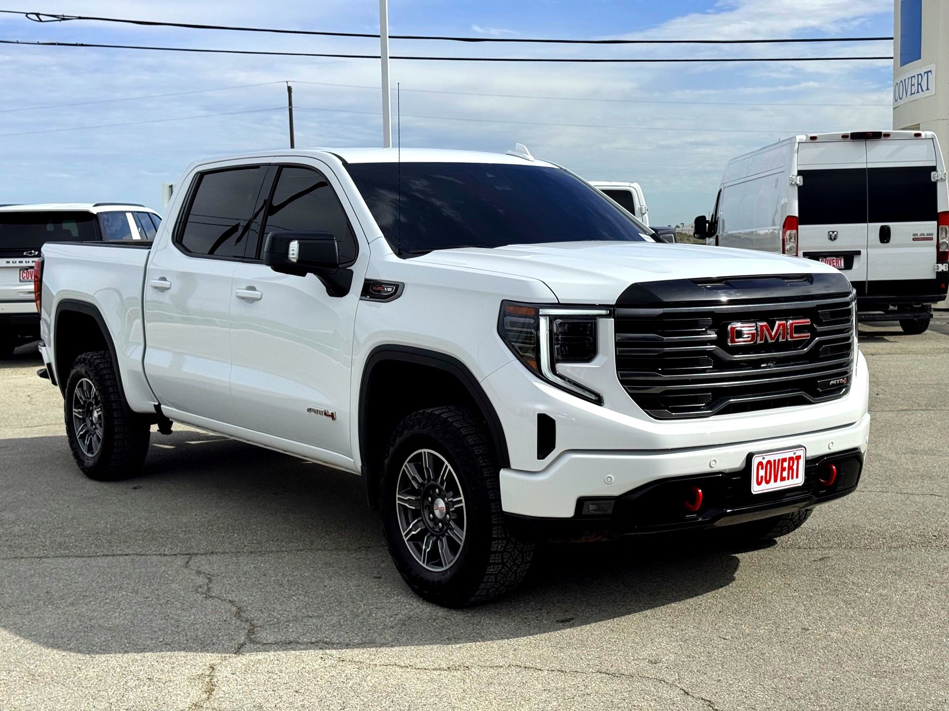 Used 2025 GMC Sierra 1500 AT4 image 5
