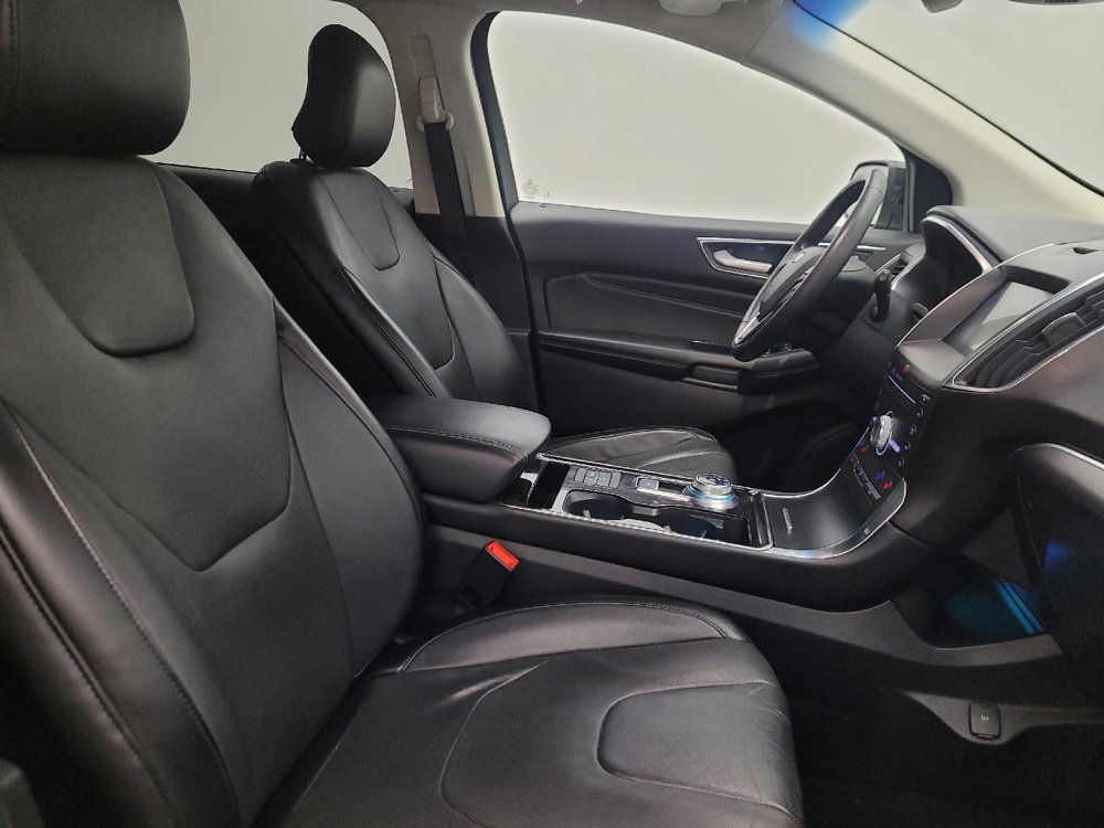 Used 2019 Ford Edge Titanium w/ Equipment Group 301A FWD image 21