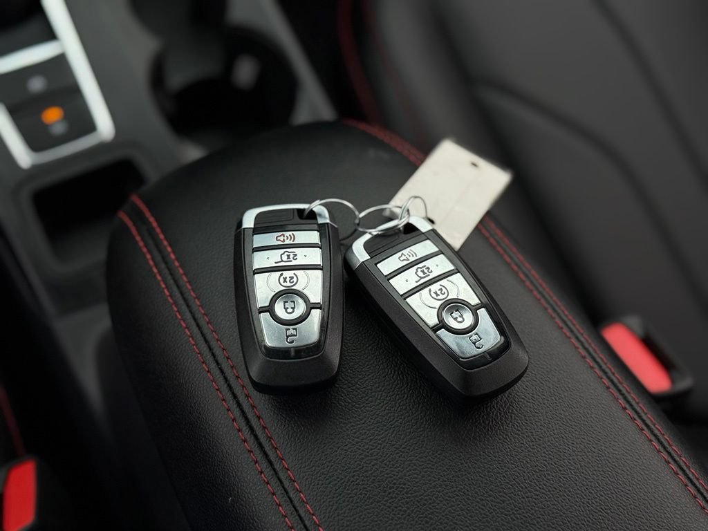Used 2025 Ford Escape ST-Line Elite w/ Premium Technology Package AWD/4WD image 5