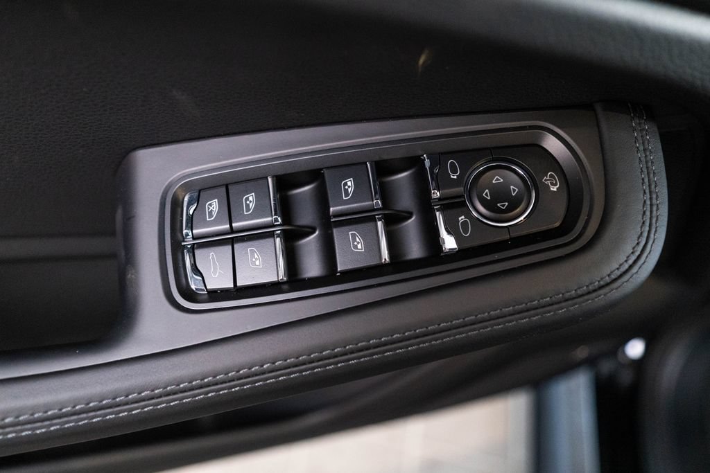 New 2026 Porsche Macan AWD/4WD image 18