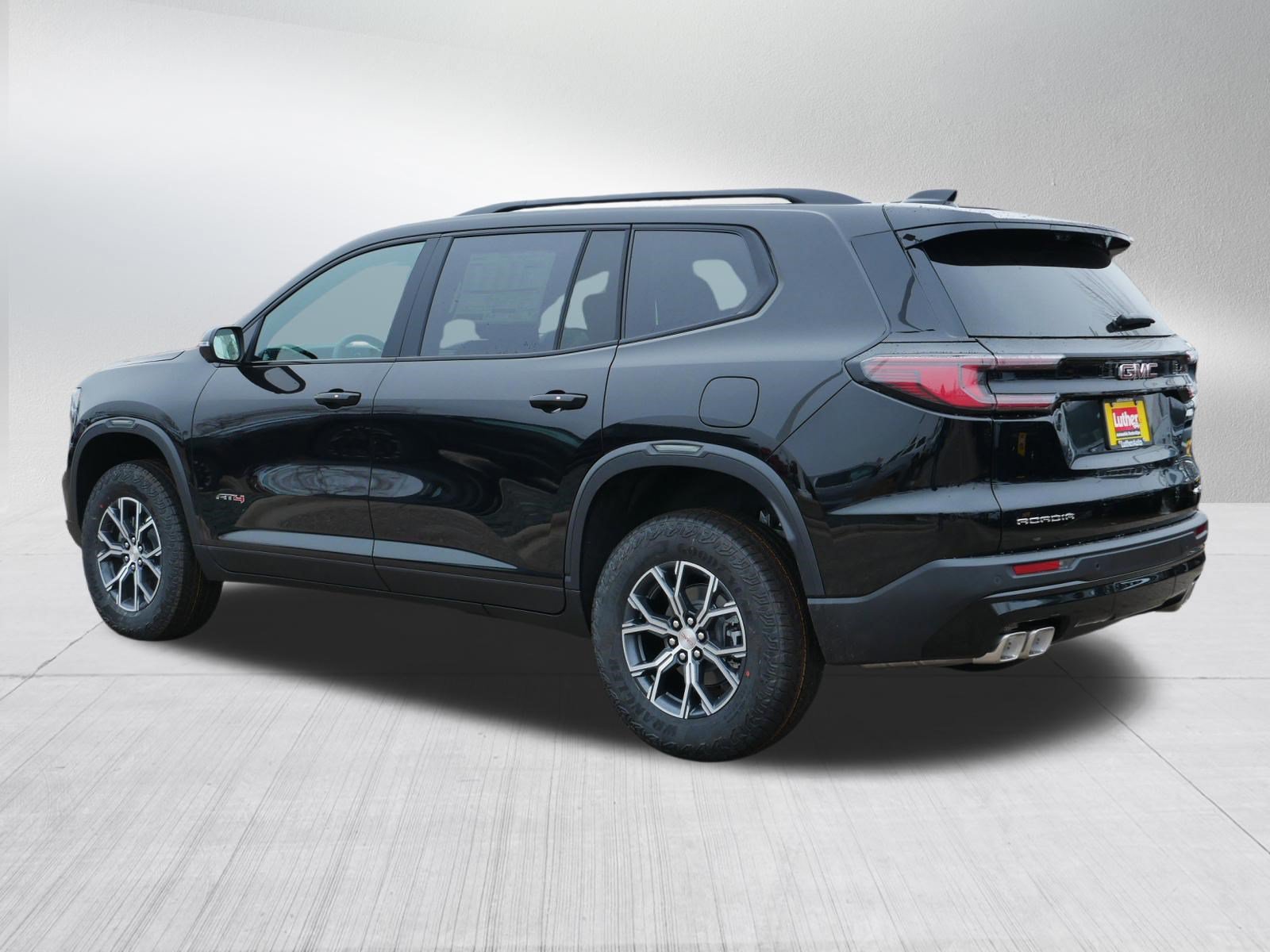New 2026 GMC Acadia AT4 w/ Luxury Package AWD/4WD image 2