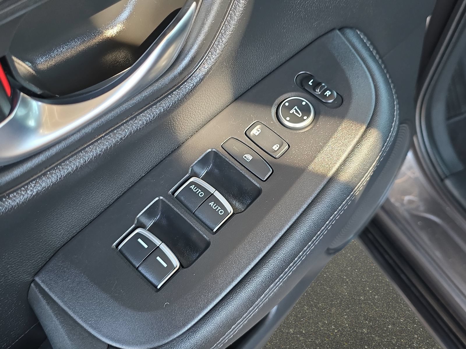 Certified 2024 Honda HR-V EX-L image 25