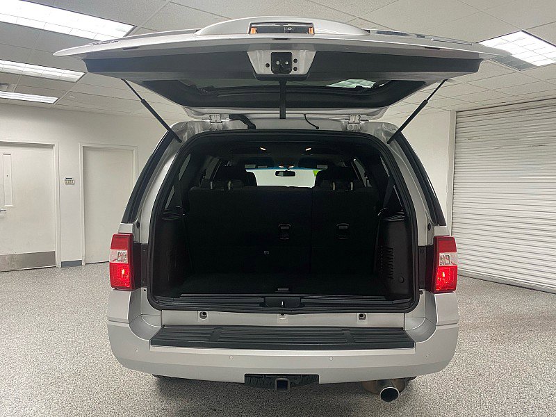 Used 2017 Ford Expedition XLT image 19