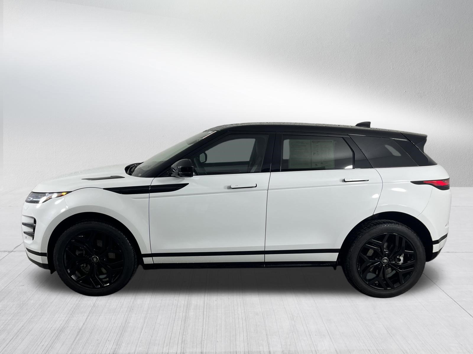 Used 2023 Land Rover Range Rover Evoque R-Dynamic SE image 4