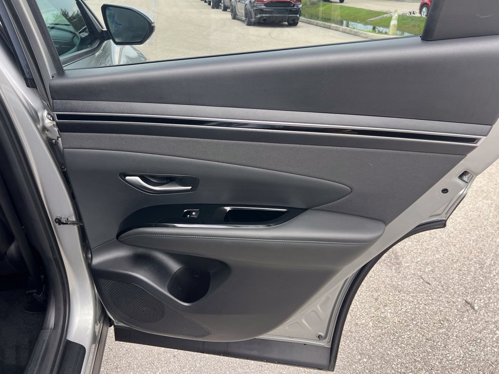 Used 2023 Hyundai Tucson SEL w/ Cargo Package AWD/4WD image 13
