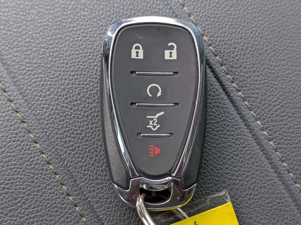Used 2021 Chevrolet Traverse LT FWD image 29