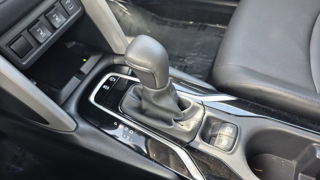 Used 2024 Toyota Corolla Cross XLE w/ Convenience Package image 23