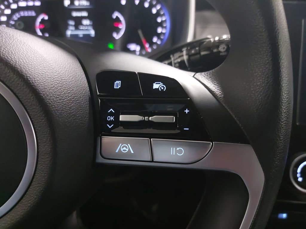 Used 2023 Hyundai Santa Cruz SEL image 17