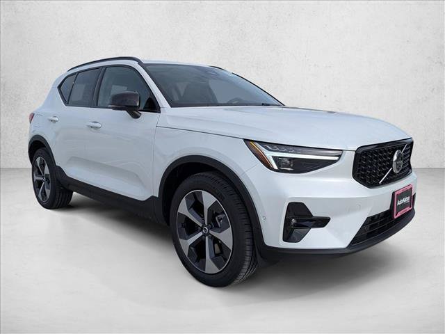 New 2026 Volvo XC40 B5 Plus w/ Climate Package AWD/4WD image 7