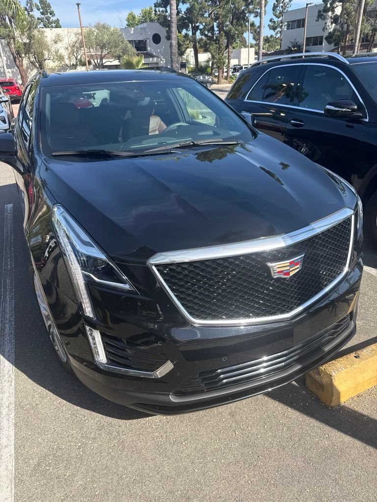 Used 2023 Cadillac XT5 Sportv w/ Technology Package AWD/4WD image 3