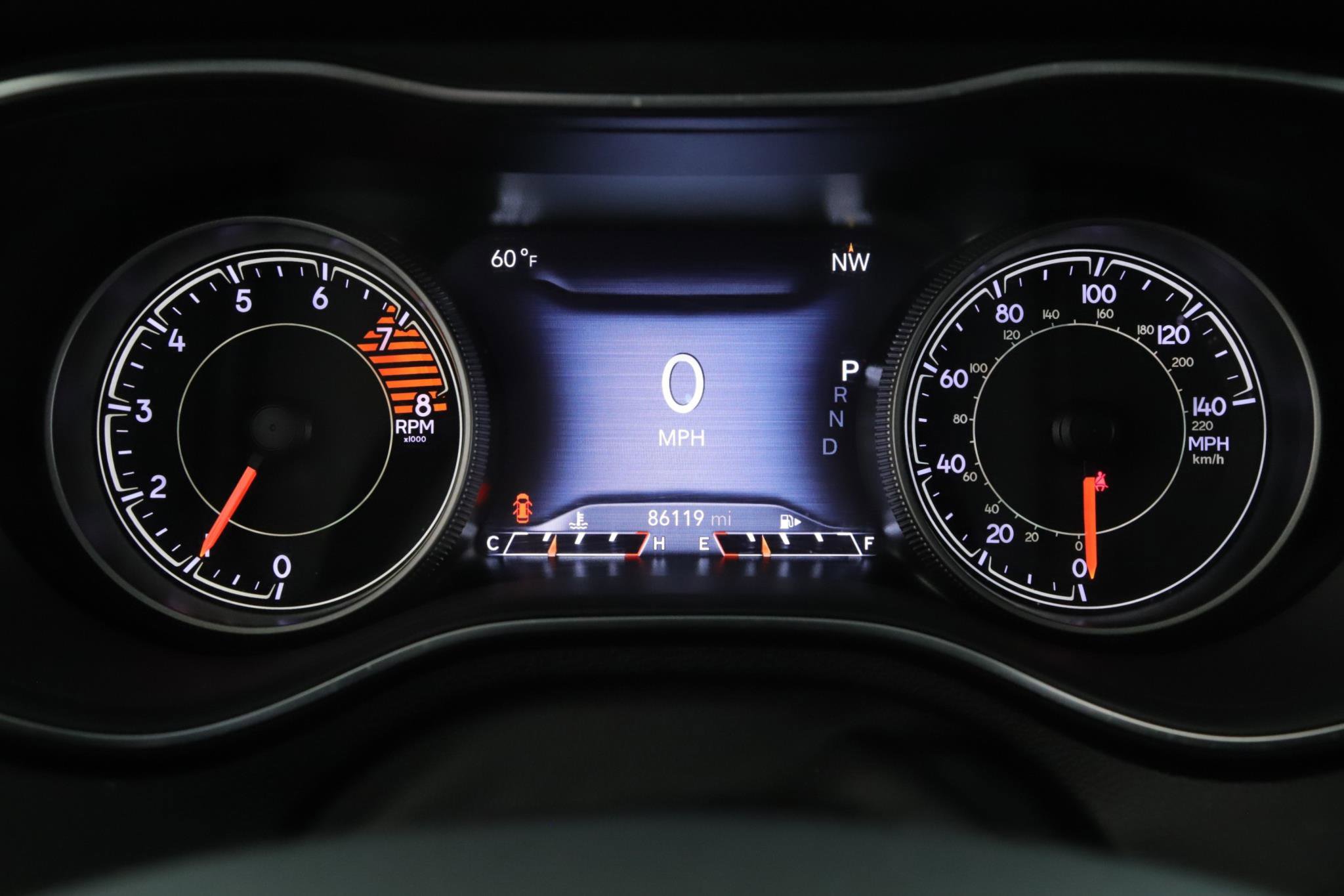 Used 2019 Jeep Cherokee Limited w/ Luxury Group image 12