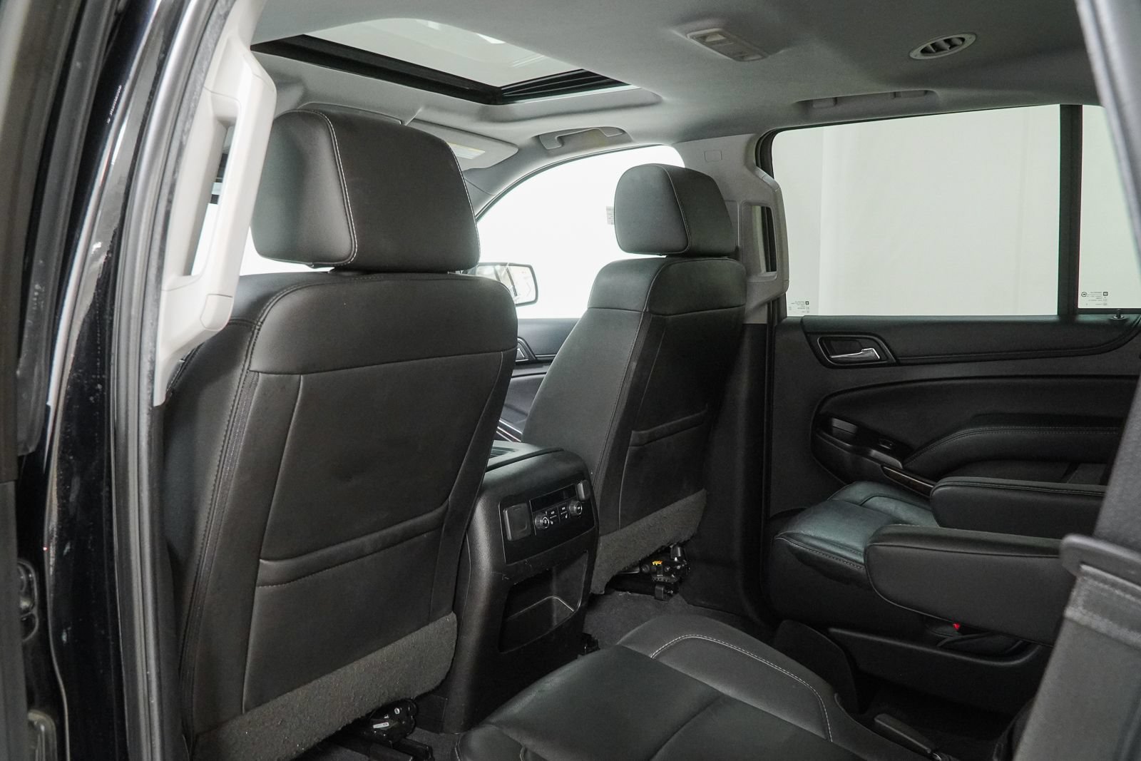 Used 2019 Chevrolet Tahoe LT w/ Luxury Package AWD/4WD image 45