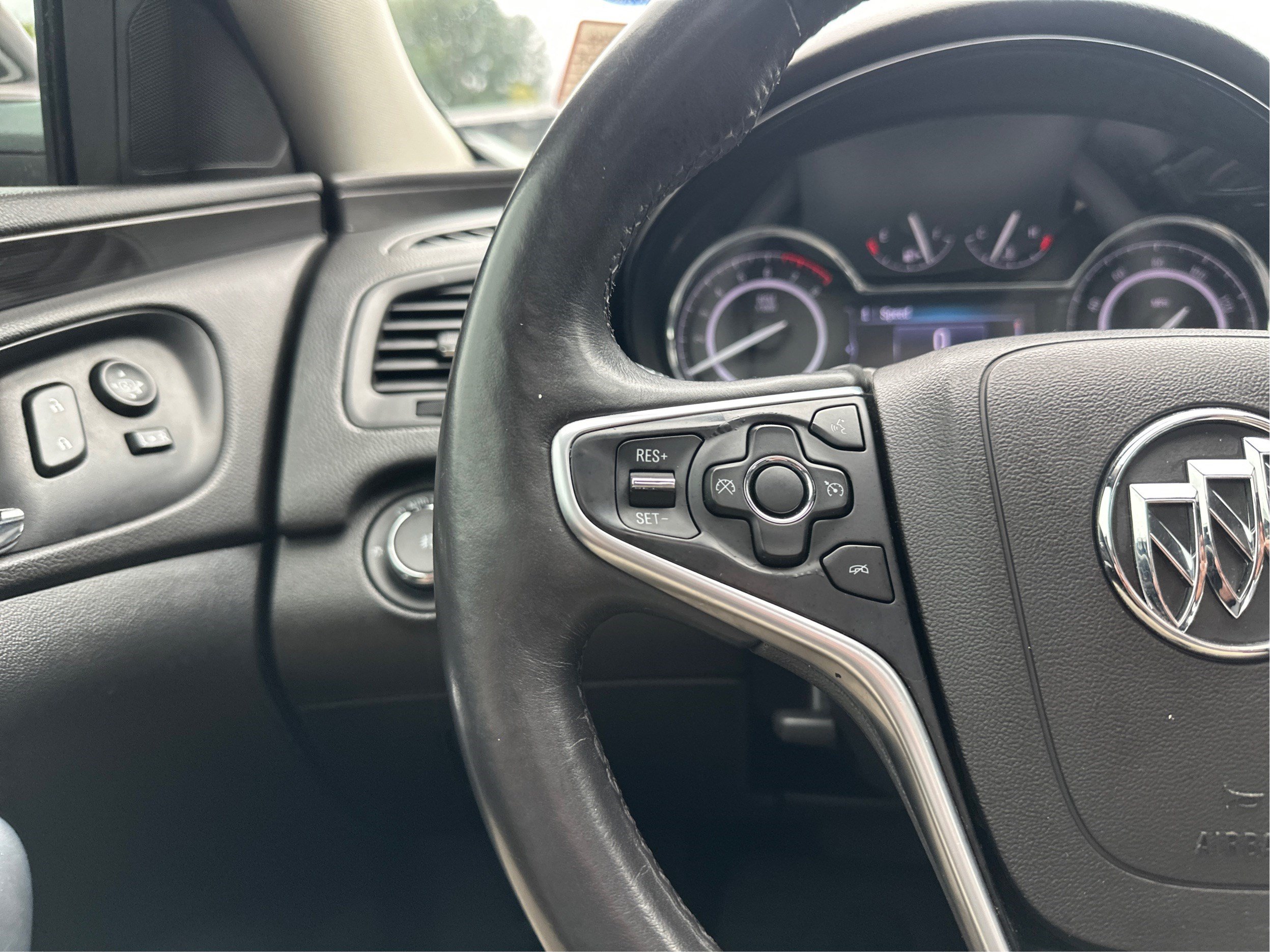 Used 2017 Buick Regal Sport Touring FWD image 34