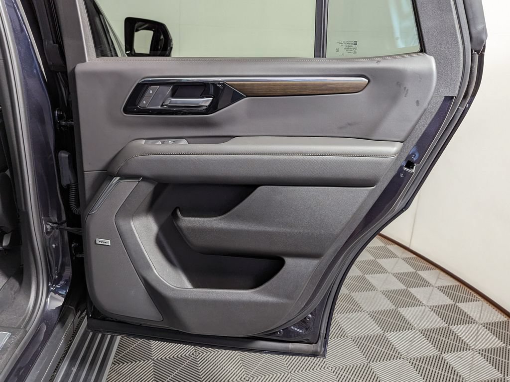 Used 2026 Chevrolet Tahoe High Country AWD/4WD image 48