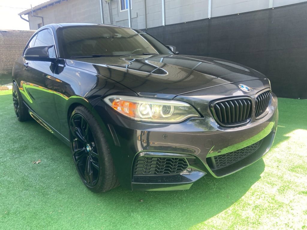 Used 2016 BMW M235i Coupe RWD image 1