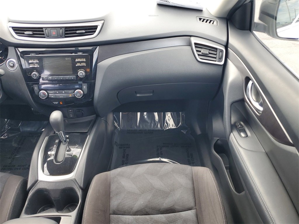 Used 2015 Nissan Rogue SV image 14