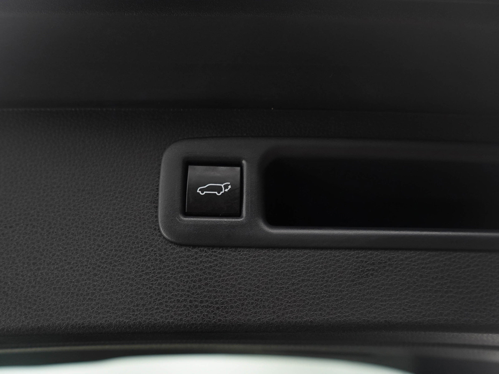 Used 2025 Toyota Highlander Platinum image 19