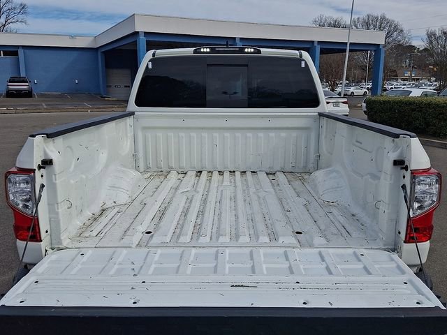 Used 2022 Nissan Titan SV image 30