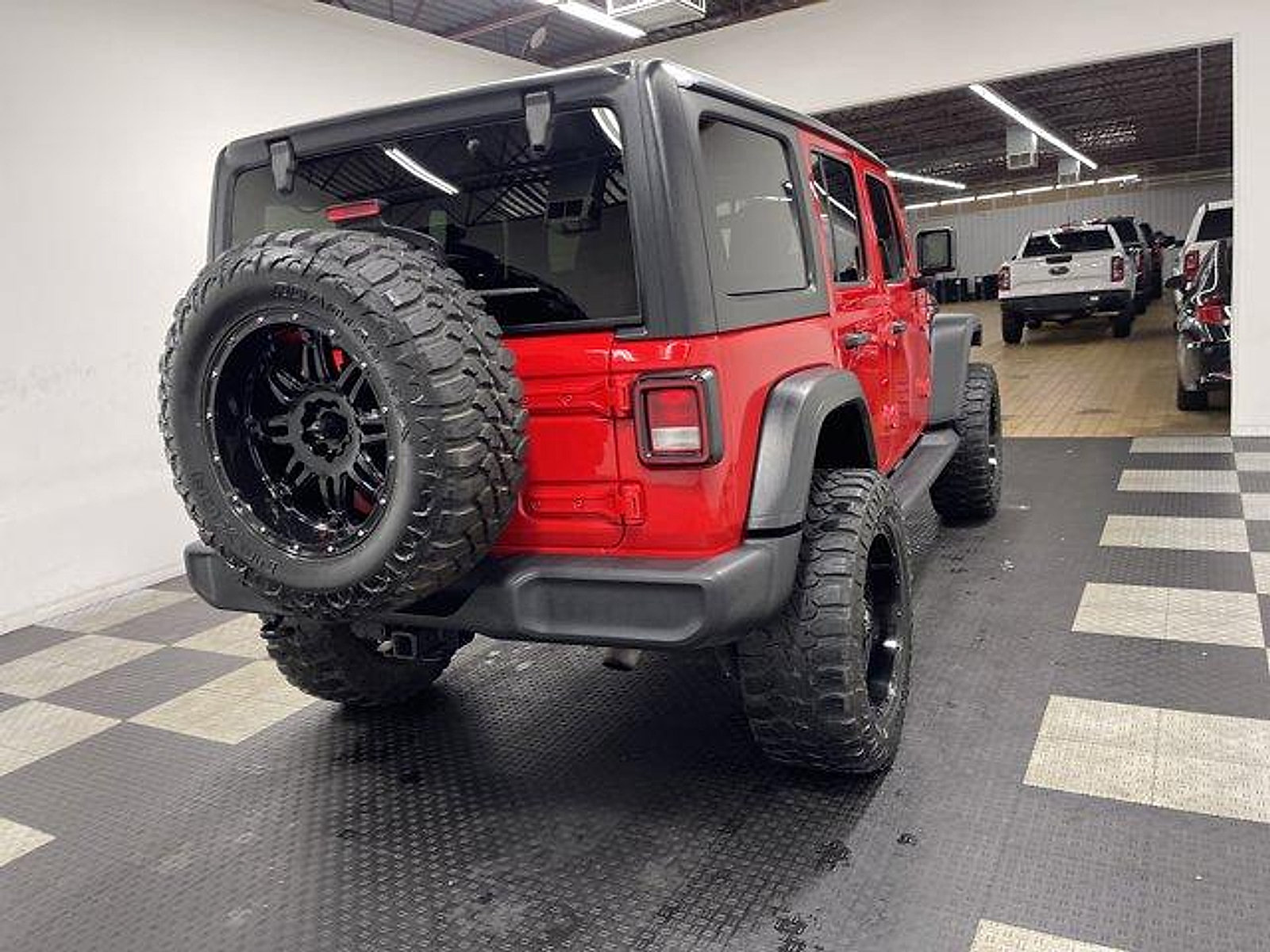 Used 2018 Jeep Wrangler Unlimited Sport S AWD/4WD image 4