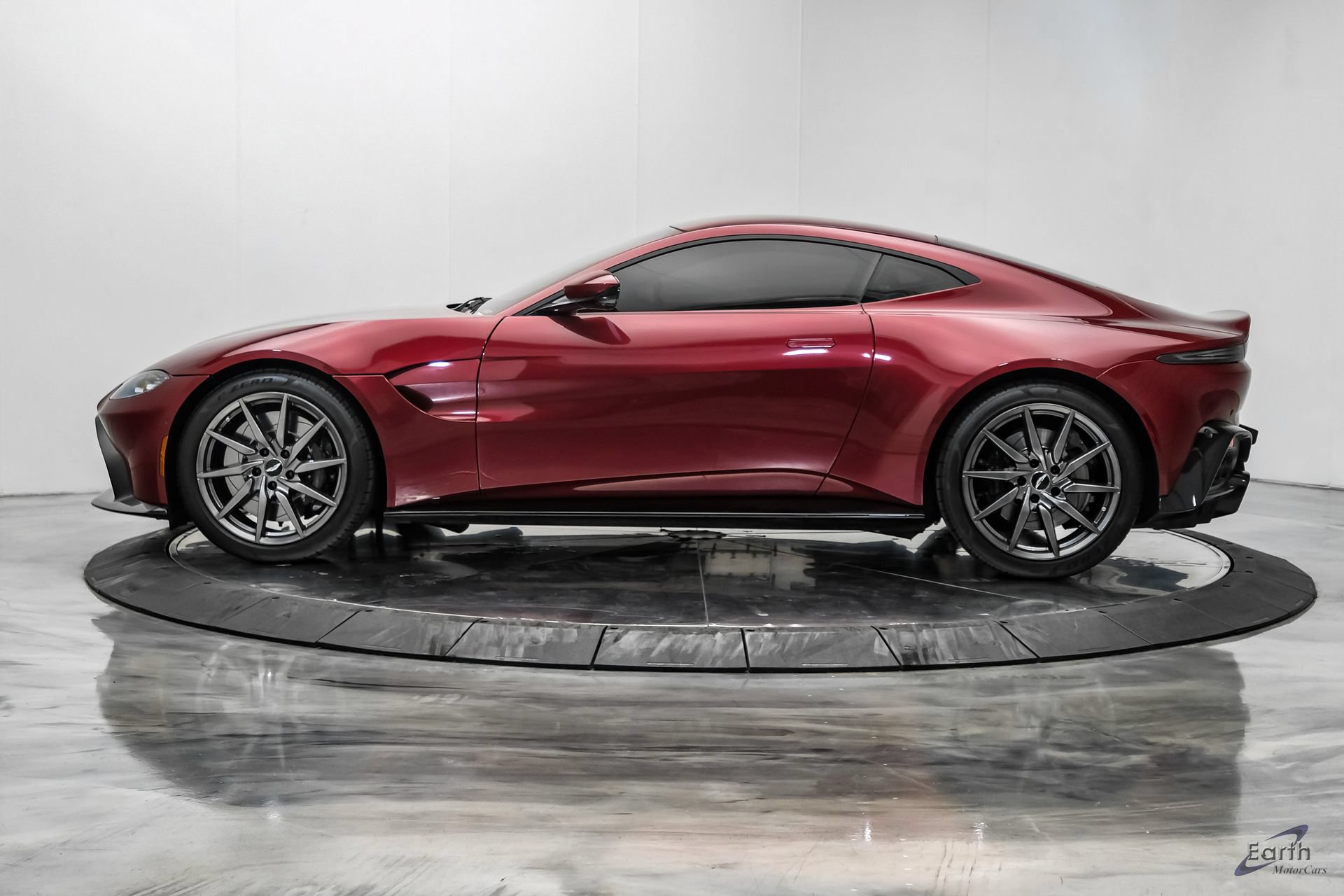 Used 2020 Aston Martin V8 Vantage Coupe RWD image 8