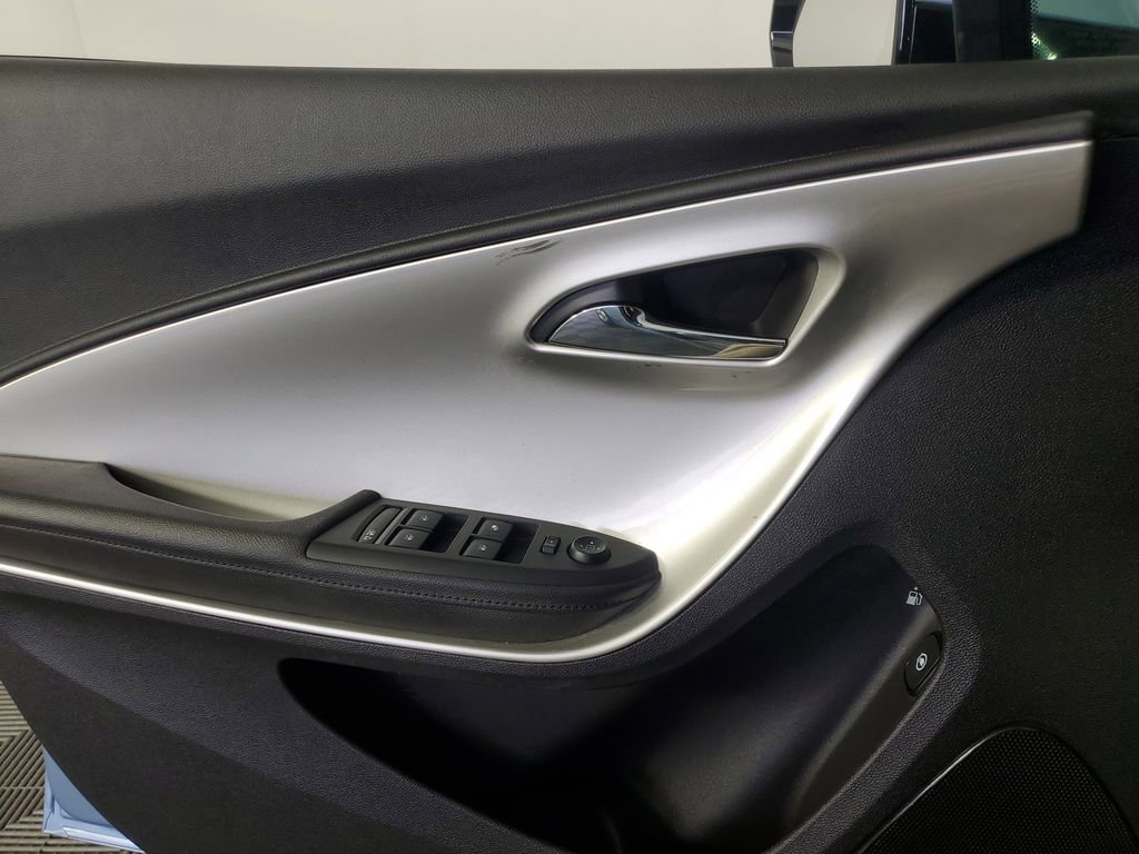 Used 2013 Chevrolet Volt FWD image 25