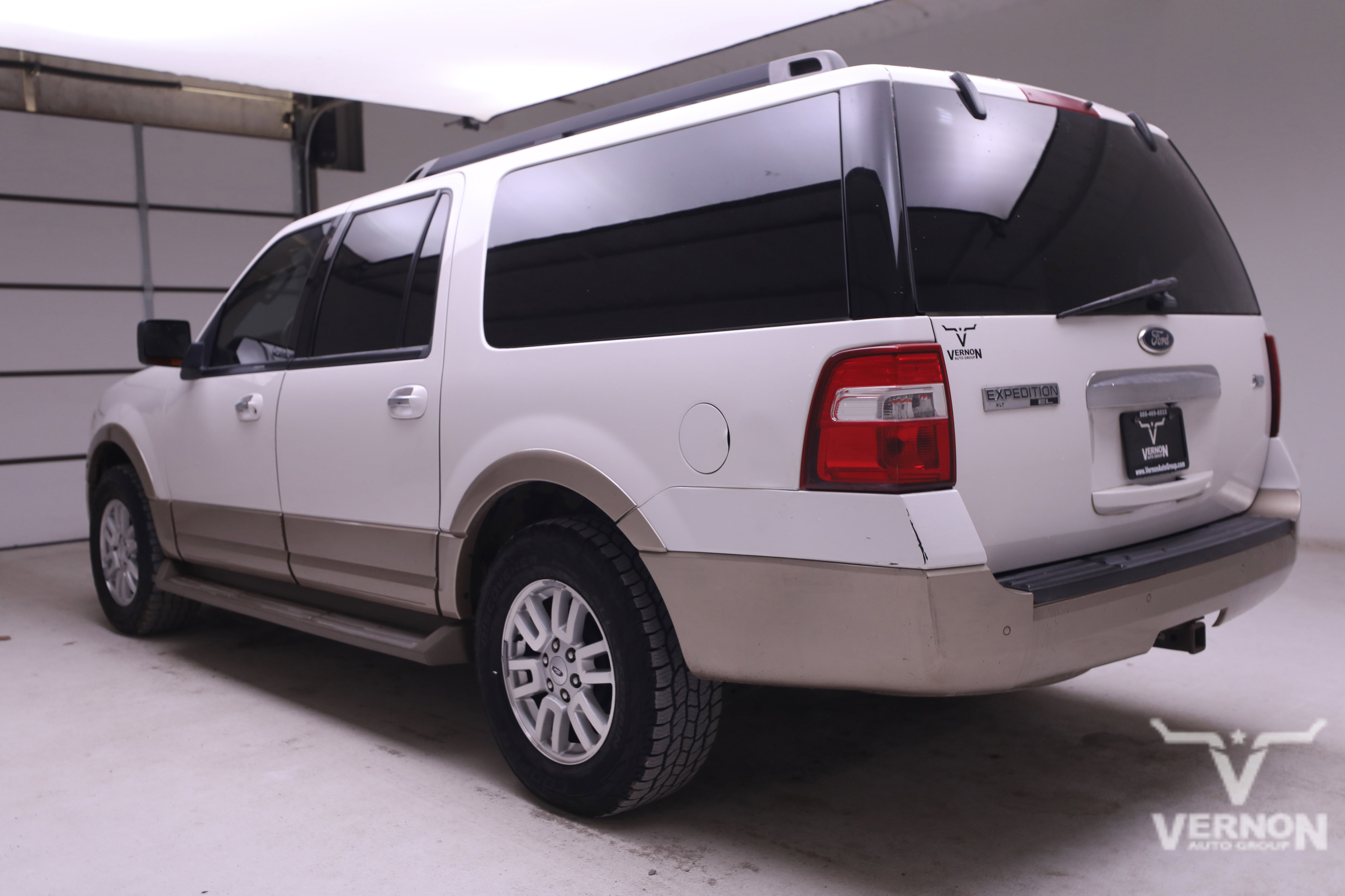 Used 2013 Ford Expedition EL XLT image 3
