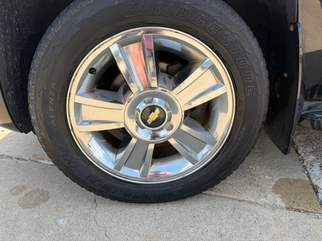 Used 2010 Chevrolet Suburban LTZ AWD/4WD image 12